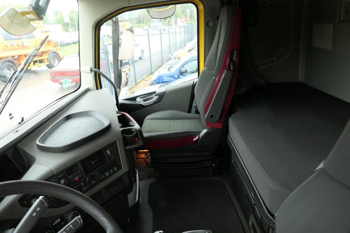 Грузовик-контейнеровоз/ Сменный кузов VOLVO FH 26.420 6x2 BDF: фото 10