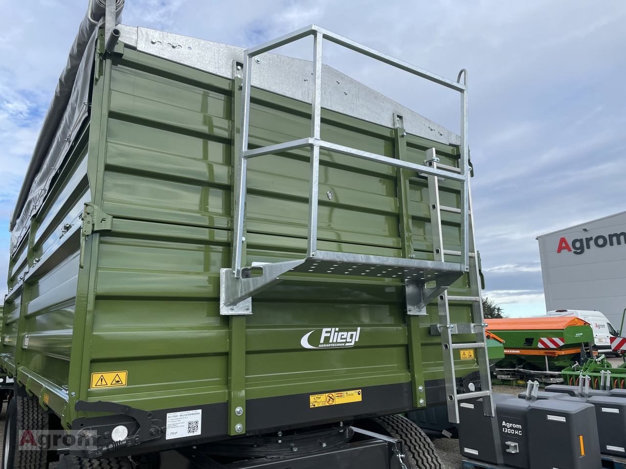 Новый Сельскохозяйственный прицеп-самосвал Fliegl DK 180 XL: фото 9