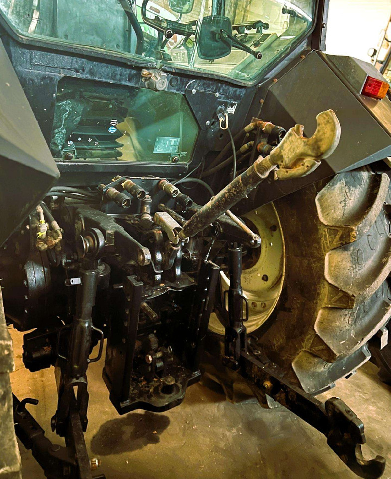 Valtra 8450 Mega - Трактор: фото 5 Valtra 8450 Mega - Трактор: фото 5