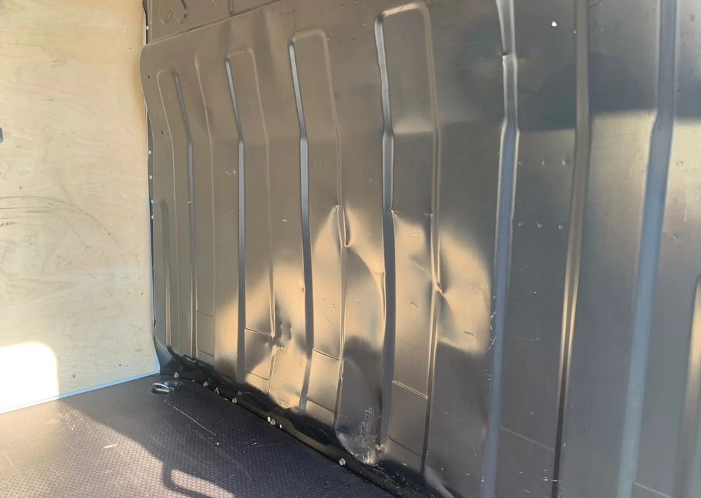 Цельнометаллический фургон Iveco DAILY: фото 17 Цельнометаллический фургон Iveco DAILY: фото 17