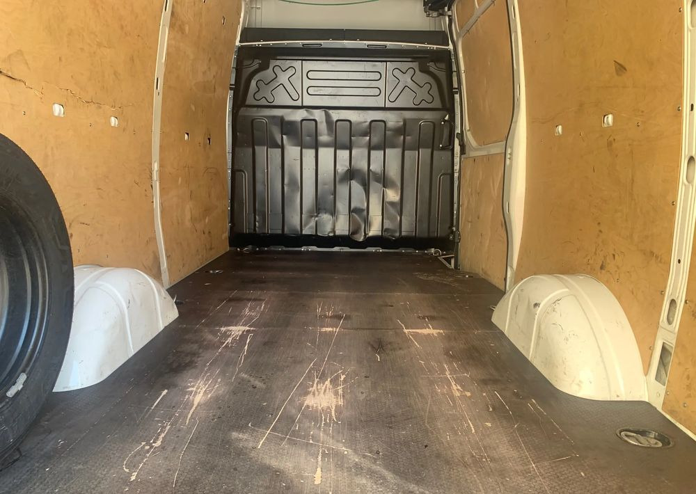 Цельнометаллический фургон Iveco DAILY: фото 14 Цельнометаллический фургон Iveco DAILY: фото 14