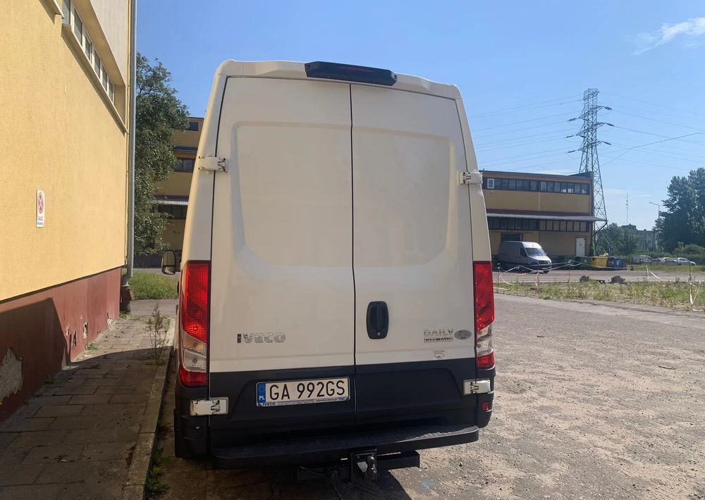 Цельнометаллический фургон Iveco DAILY: фото 12 Цельнометаллический фургон Iveco DAILY: фото 12