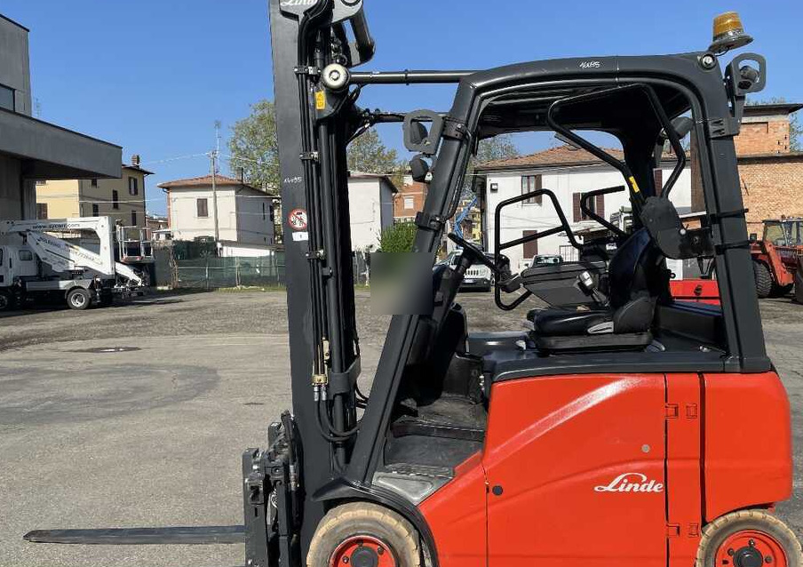Linde E 20 PH/386 (batt. 2017) - Электропогрузчик: фото 2 Linde E 20 PH/386 (batt. 2017) - Электропогрузчик: фото 2
