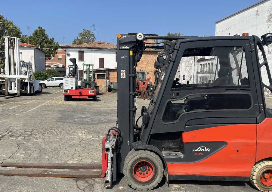 Linde E 35 HL - Электропогрузчик: фото 2 Linde E 35 HL - Электропогрузчик: фото 2