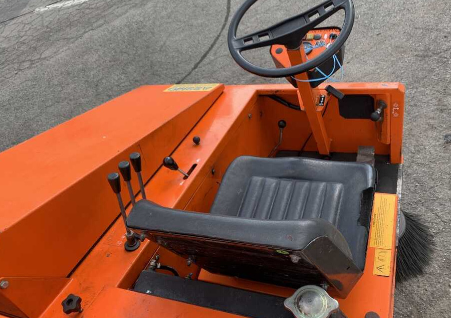 RCM T 9000 TD/1 - Промышленная подметальная машина: фото 2 RCM T 9000 TD/1 - Промышленная подметальная машина: фото 2