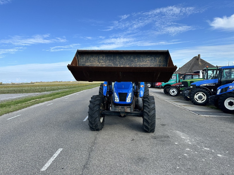 New Holland TD5.100 - Трактор: фото 3 New Holland TD5.100 - Трактор: фото 3