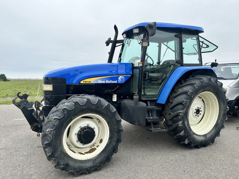 New Holland TM 120 - Трактор: фото 1 New Holland TM 120 - Трактор: фото 1