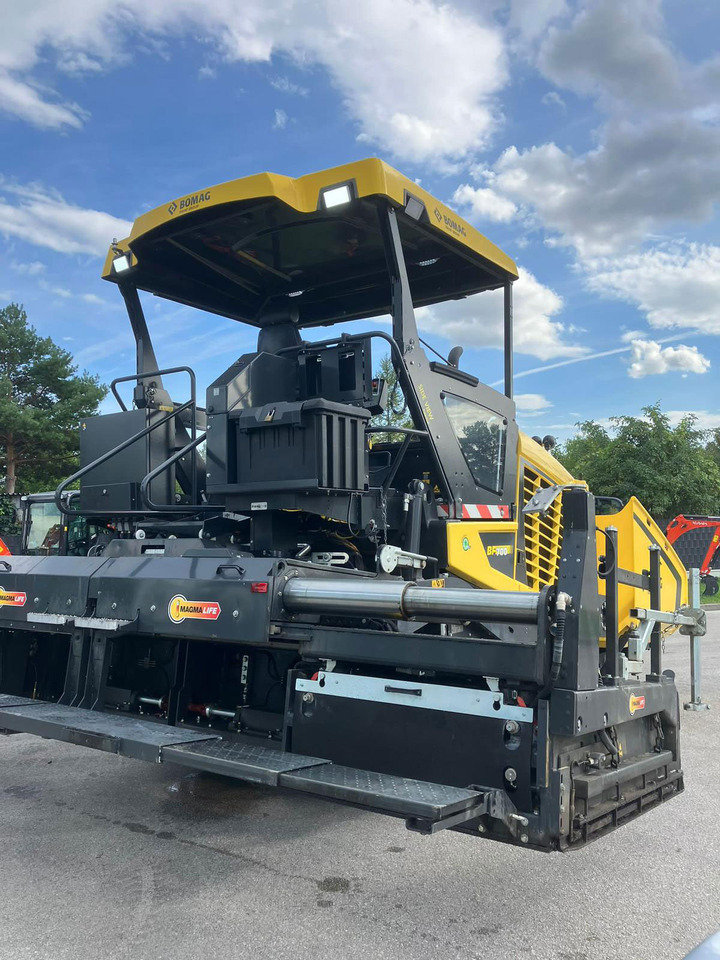 Асфальтоукладчик Bomag BF700 C-3: фото 6