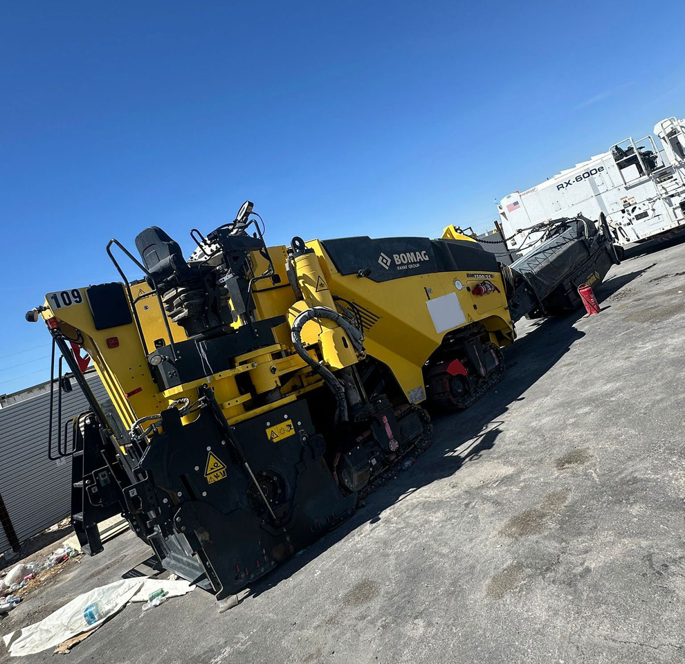 Bomag BM 1300/35 - Дорожная фреза: фото 2 Bomag BM 1300/35 - Дорожная фреза: фото 2