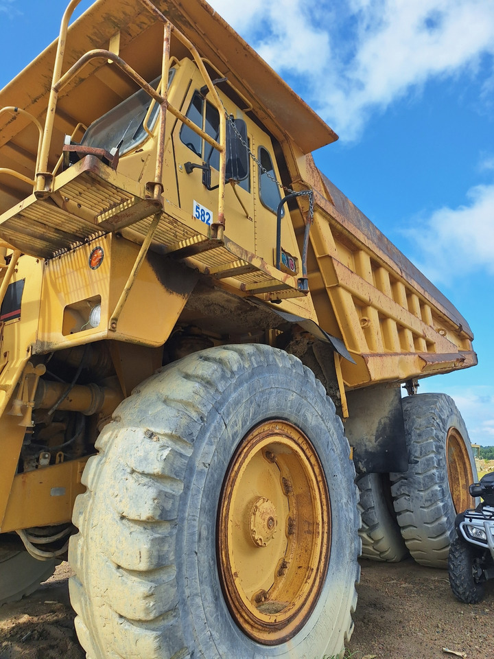 Caterpillar 777C - Внедорожный самосвал: фото 1 Caterpillar 777C - Внедорожный самосвал: фото 1