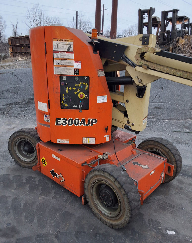 JLG E300AJP - Телескопический фронтальный погрузчик: фото 3 JLG E300AJP - Телескопический фронтальный погрузчик: фото 3