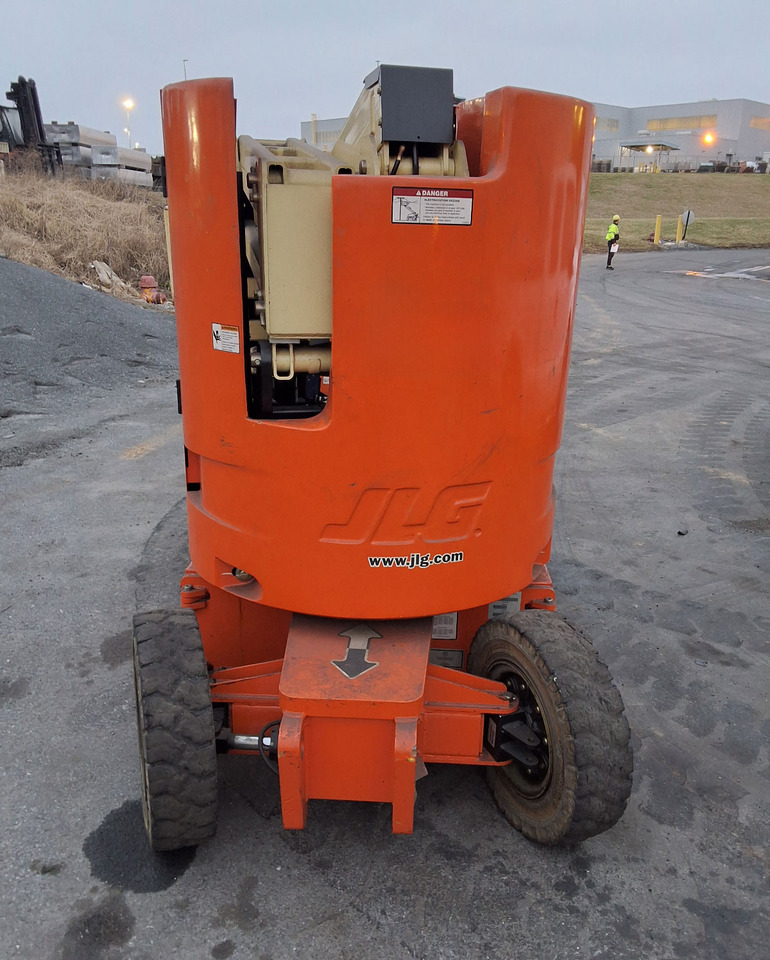 JLG E300AJP - Телескопический фронтальный погрузчик: фото 5 JLG E300AJP - Телескопический фронтальный погрузчик: фото 5