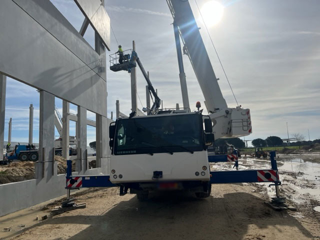 Liebherr LTM 1060-3.1 - Башенный кран: фото 4 Liebherr LTM 1060-3.1 - Башенный кран: фото 4