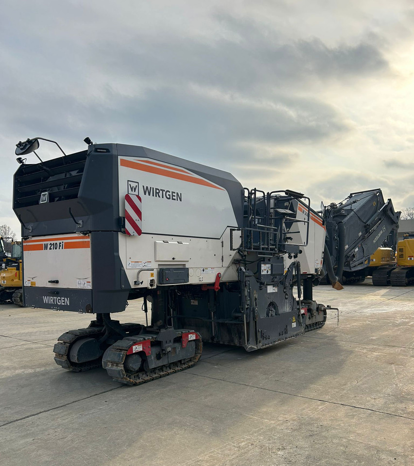 Wirtgen W 210 FI - Асфальтоукладчик: фото 4 Wirtgen W 210 FI - Асфальтоукладчик: фото 4