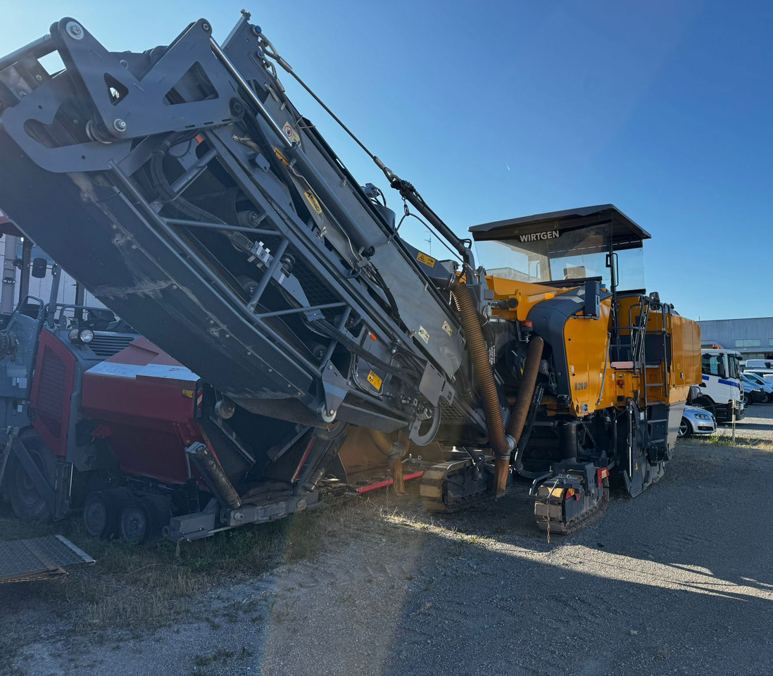Wirtgen W 210 XP - Дорожная фреза: фото 1 Wirtgen W 210 XP - Дорожная фреза: фото 1