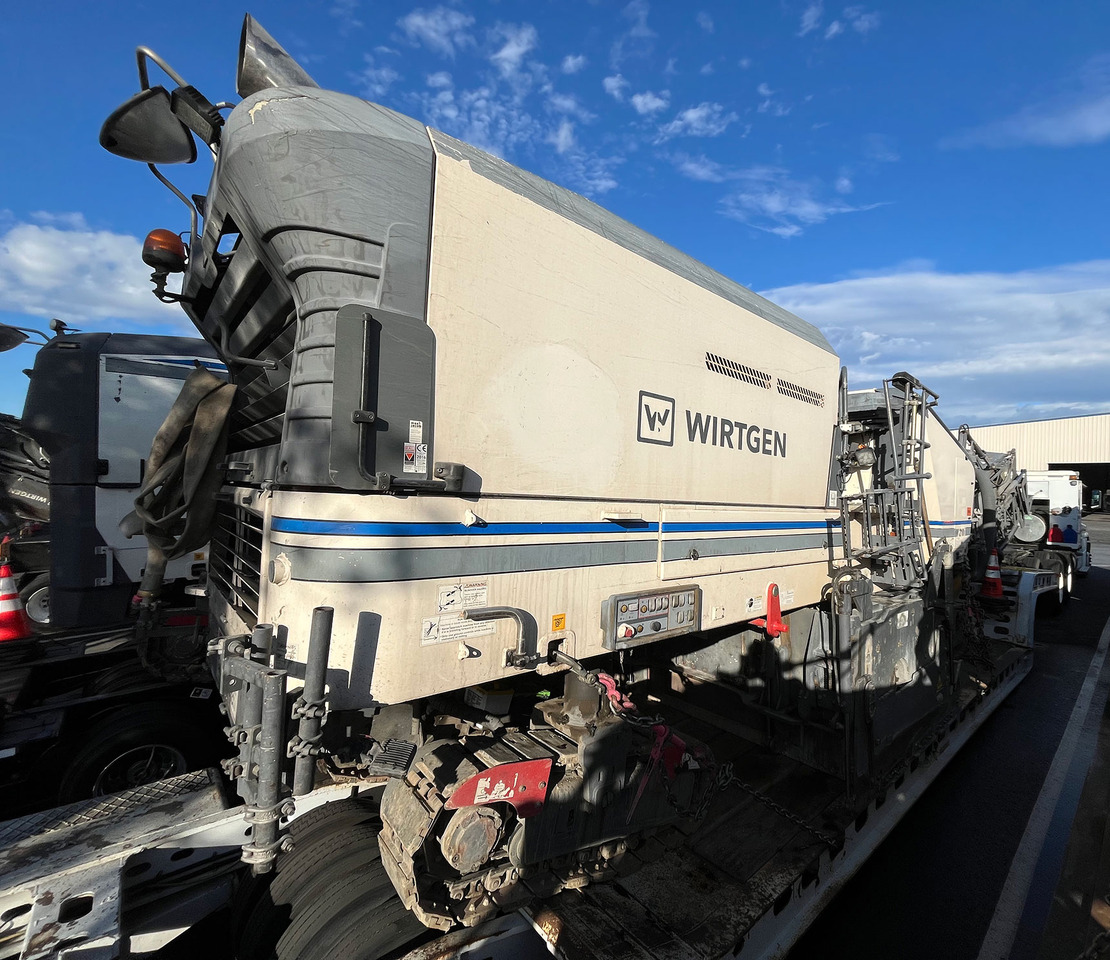 Wirtgen W 210 i - Дорожная фреза: фото 1 Wirtgen W 210 i - Дорожная фреза: фото 1