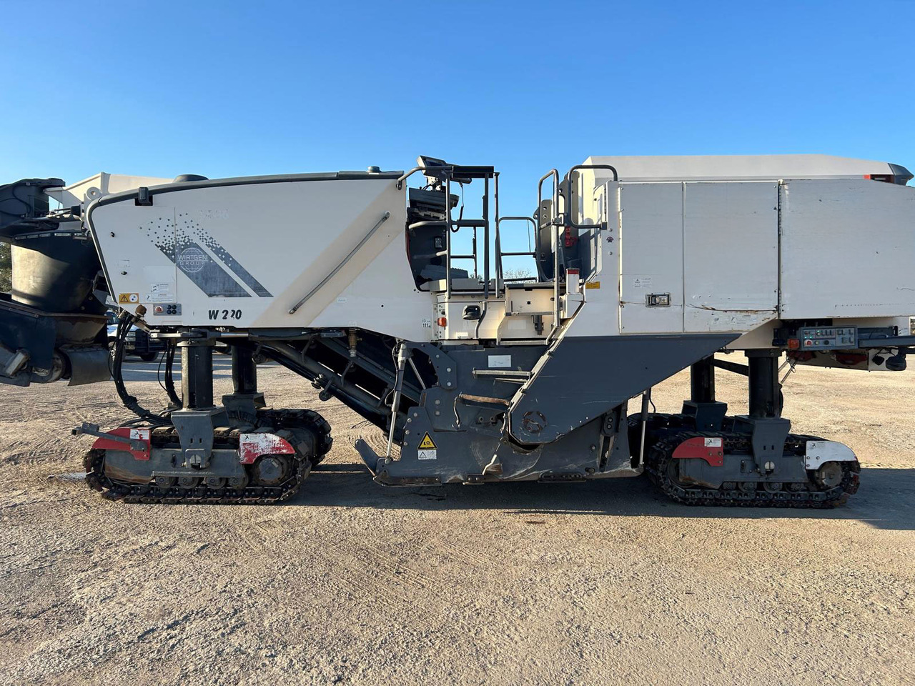 Wirtgen W 220 - Дорожная фреза: фото 4 Wirtgen W 220 - Дорожная фреза: фото 4