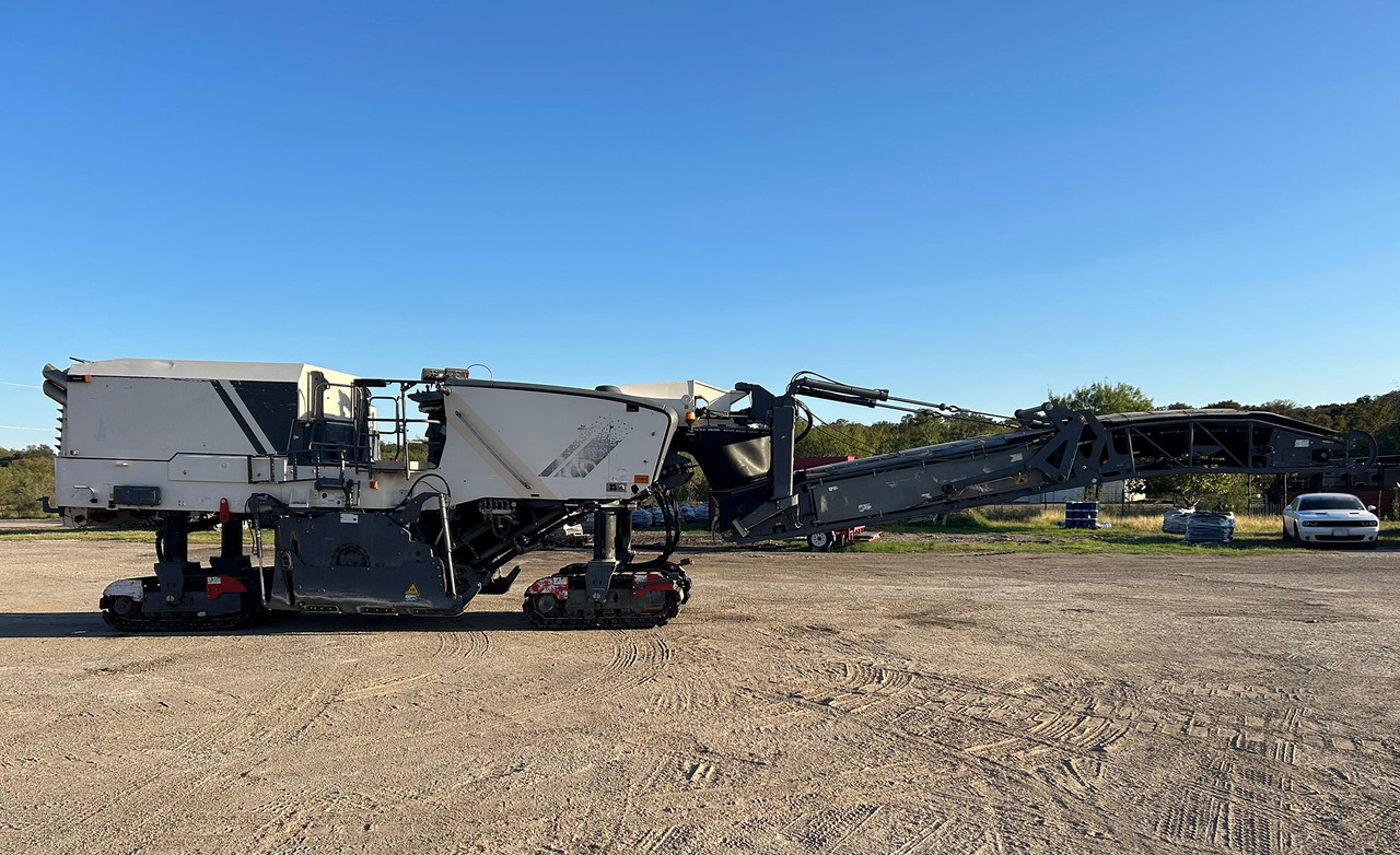 Wirtgen W 220 - Дорожная фреза: фото 1 Wirtgen W 220 - Дорожная фреза: фото 1