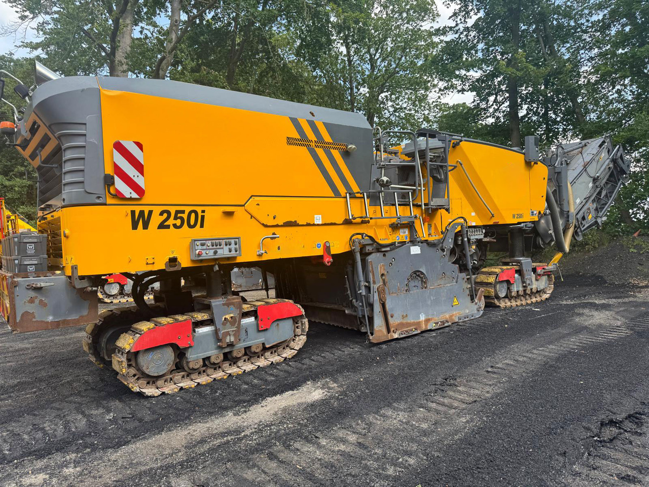 Wirtgen W 250 I - Дорожная фреза: фото 1 Wirtgen W 250 I - Дорожная фреза: фото 1