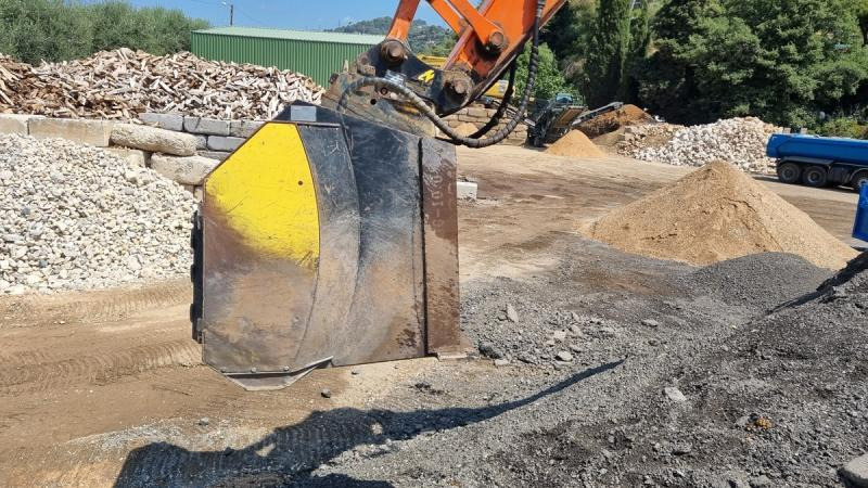 REMU POUR PELLE 15T - Сортировочный ковш для Строительной техники: фото 2 REMU POUR PELLE 15T - Сортировочный ковш для Строительной техники: фото 2