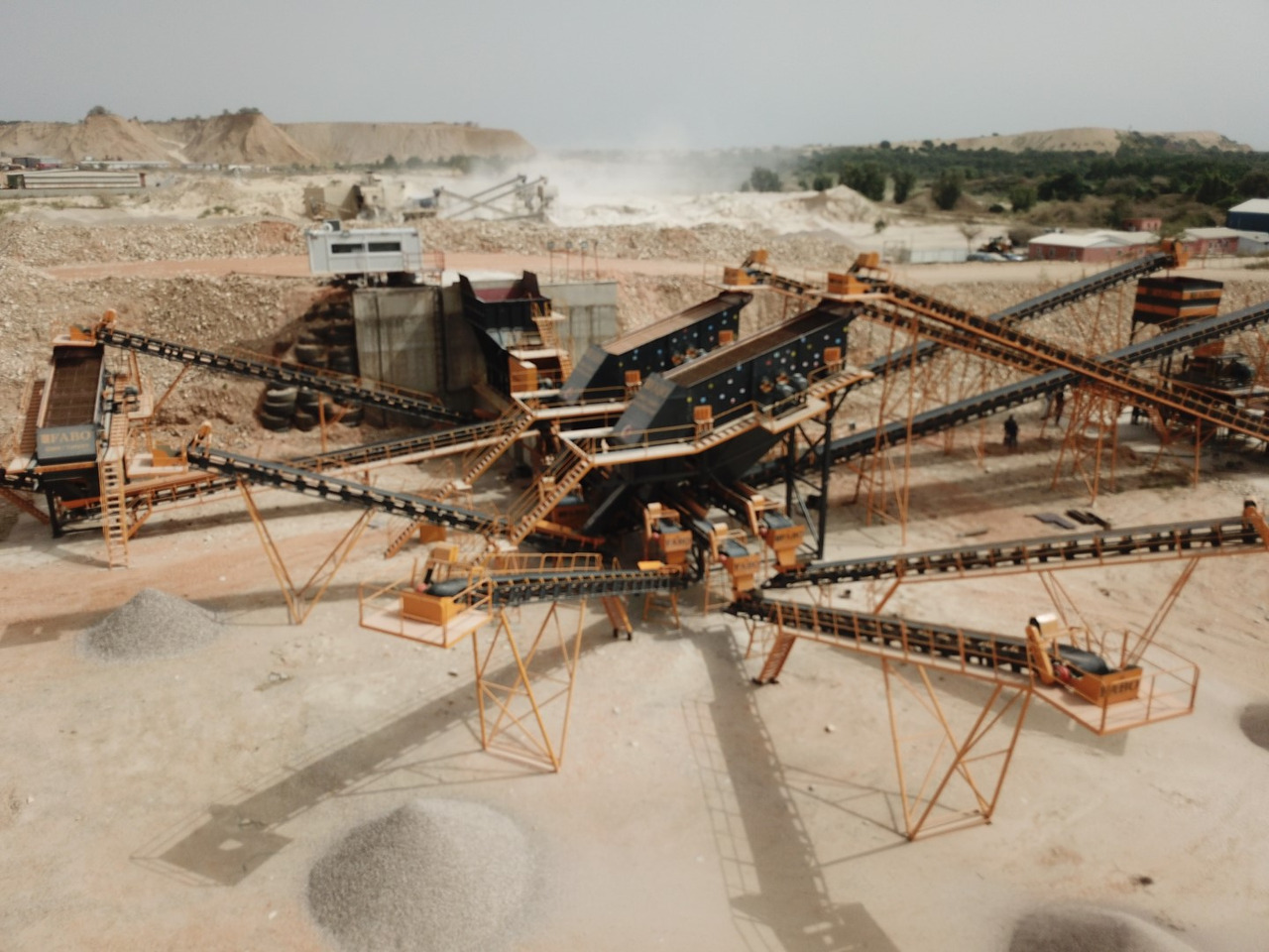 FABO crusher - stone crusher - crushers - Дробилка: фото 1 FABO crusher - stone crusher - crushers - Дробилка: фото 1