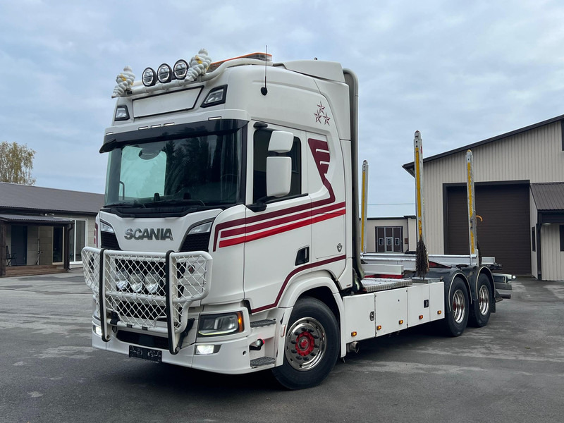 Scania R730 B6X4NB - Лесовоз, Автоманипулятор: фото 1 Scania R730 B6X4NB - Лесовоз, Автоманипулятор: фото 1