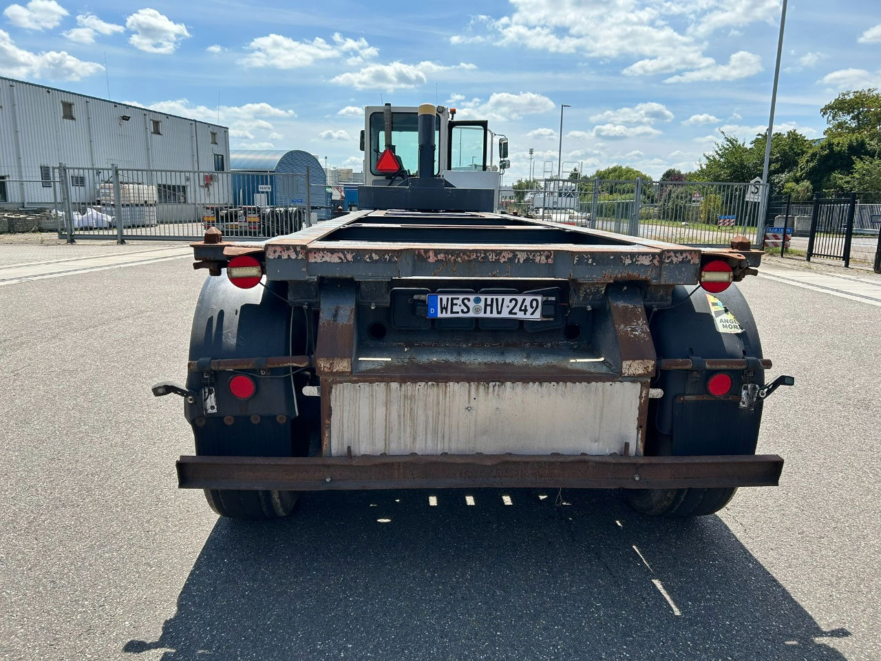 Mafa 2 x in stock 20 ft tipping chassis / disc brakes / lifting axle / alcoa wheels - Полуприцеп-контейнеровоз/ Сменный кузов: фото 4 Mafa 2 x in stock 20 ft tipping chassis / disc brakes / lifting axle / alcoa wheels - Полуприцеп-контейнеровоз/ Сменный кузов: фото 4