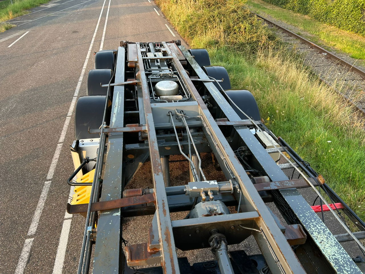 Полуприцеп-контейнеровоз/ Сменный кузов Van Hool Cable system 90 tipping / disc brakes bpw / lifting axle / remote control: фото 7