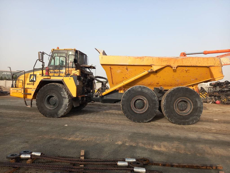 Komatsu HM400-3R (4 pcs available in Abu Dhabi) - Сочленённый самосвал: фото 1 Komatsu HM400-3R (4 pcs available in Abu Dhabi) - Сочленённый самосвал: фото 1
