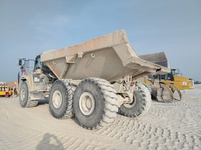 Komatsu HM400-3R (4 pieces available in Abu Dhabi) - Сочленённый самосвал: фото 3 Komatsu HM400-3R (4 pieces available in Abu Dhabi) - Сочленённый самосвал: фото 3
