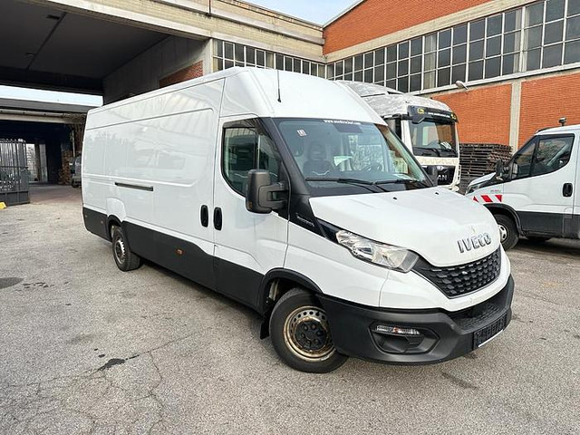 Iveco - Цельнометаллический фургон: фото 2 Iveco - Цельнометаллический фургон: фото 2