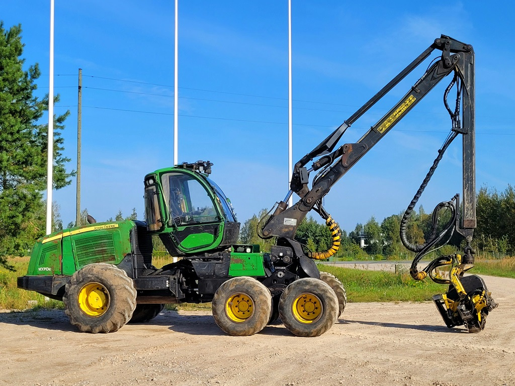 JOHN DEERE 1070 E - Харвестер: фото 4 JOHN DEERE 1070 E - Харвестер: фото 4