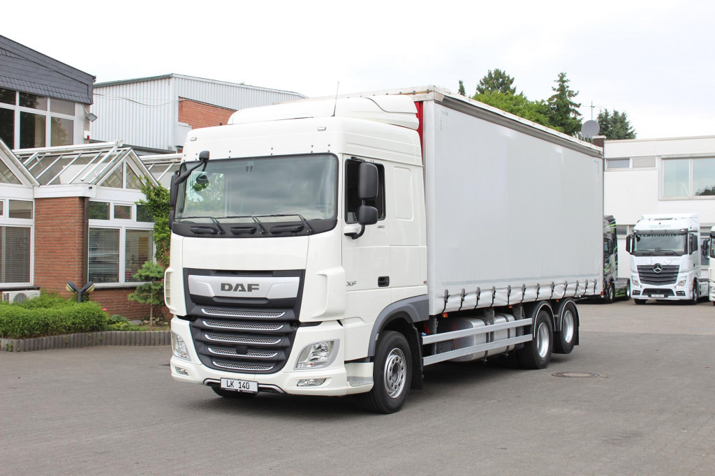 Daf XF 26.480 SC Plane Stapleraufnahme AHK Edscha - Тентованный грузовик: фото 1 Daf XF 26.480 SC Plane Stapleraufnahme AHK Edscha - Тентованный грузовик: фото 1