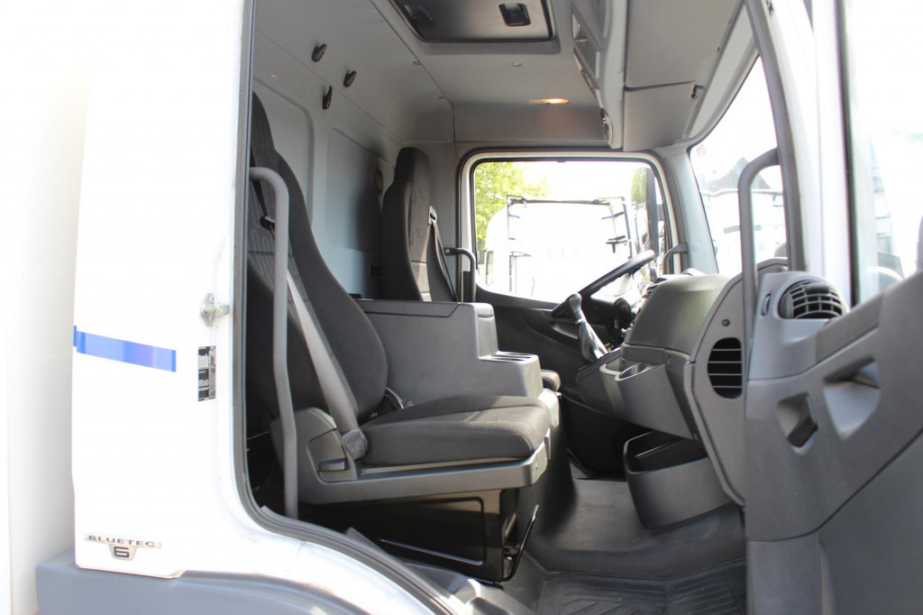 Mercedes-Benz Atego 1221 E6  Koffer   Klima  LDW  Schalter  LBW - Грузовик с закрытым кузовом: фото 4 Mercedes-Benz Atego 1221 E6  Koffer   Klima  LDW  Schalter  LBW - Грузовик с закрытым кузовом: фото 4