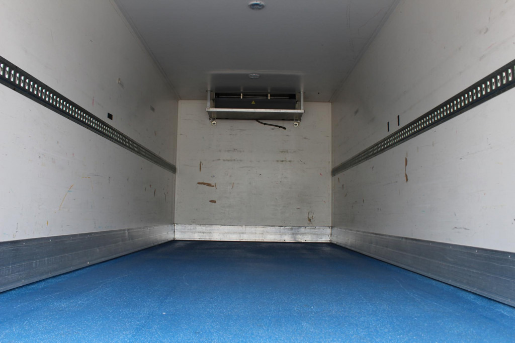 Renault D 12 Carrier Supra 550 Strom Tür LBW FRC 2027 - Рефрижератор: фото 2 Renault D 12 Carrier Supra 550 Strom Tür LBW FRC 2027 - Рефрижератор: фото 2