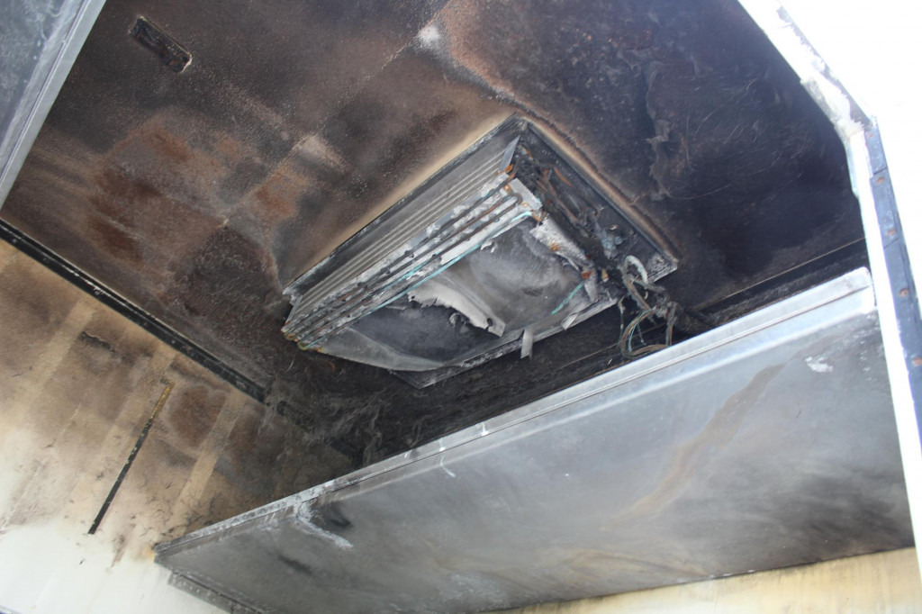 Renault D 7.5 E6 Kühler LBW+Rolltor Strom Klima 53Tkm! - Фургон-рефрижератор: фото 4 Renault D 7.5 E6 Kühler LBW+Rolltor Strom Klima 53Tkm! - Фургон-рефрижератор: фото 4