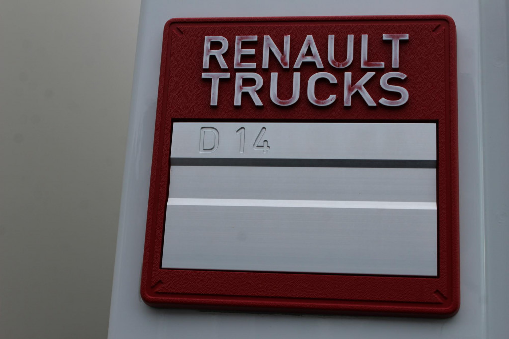 Renault D14 220E6   Laderbordwand   nur 185 Tkm   Klima - Грузовик с закрытым кузовом: фото 5 Renault D14 220E6   Laderbordwand   nur 185 Tkm   Klima - Грузовик с закрытым кузовом: фото 5