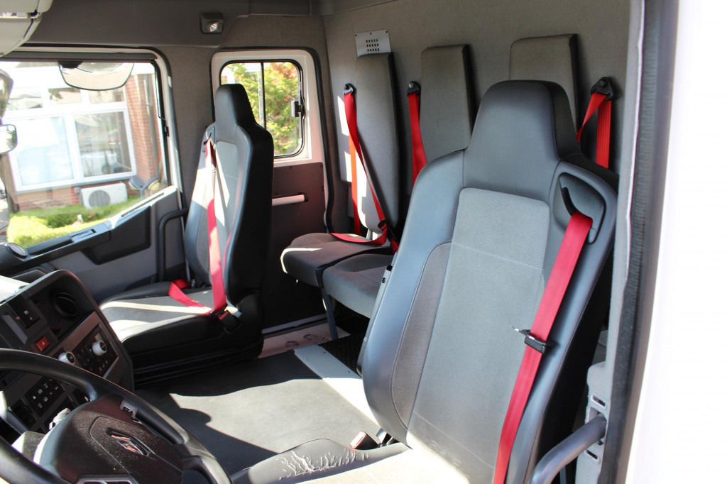 Renault T 430 E6 6 Sitze Ex- Fahrschule nur 64Tkm ! - Тягач: фото 5 Renault T 430 E6 6 Sitze Ex- Fahrschule nur 64Tkm ! - Тягач: фото 5