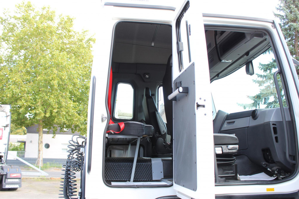 Renault T 430 E6 6 Sitze Ex- Fahrschule nur 64Tkm ! - Тягач: фото 2 Renault T 430 E6 6 Sitze Ex- Fahrschule nur 64Tkm ! - Тягач: фото 2