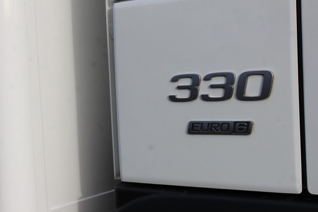 Volvo FM 330 E6 Koffer 7,8m Klima LBW Liftachse - Грузовик с закрытым кузовом: фото 4 Volvo FM 330 E6 Koffer 7,8m Klima LBW Liftachse - Грузовик с закрытым кузовом: фото 4
