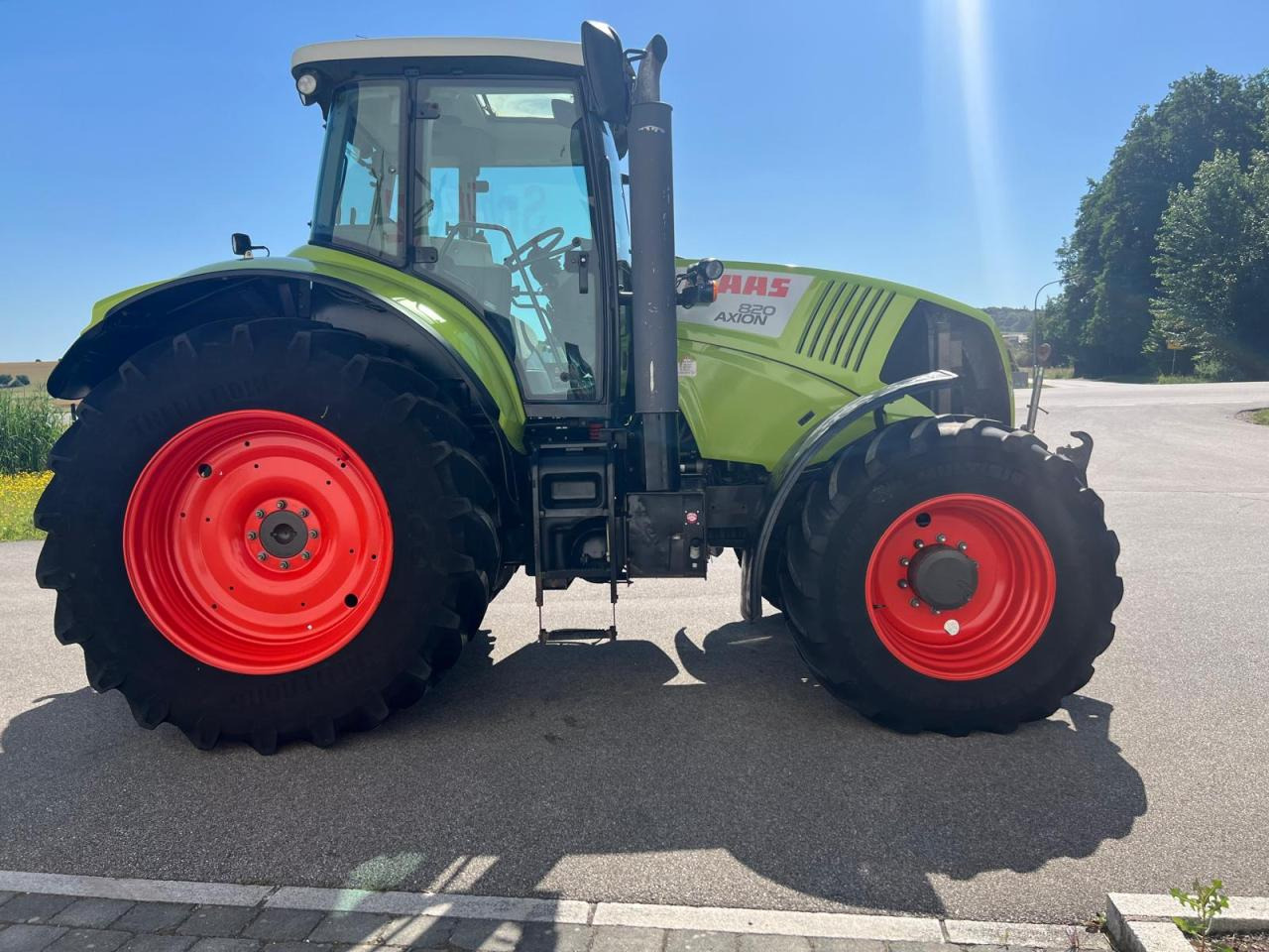 CLAAS Axion 820 CMATIC, FZW, FKH, TOP - Трактор: фото 4 CLAAS Axion 820 CMATIC, FZW, FKH, TOP - Трактор: фото 4