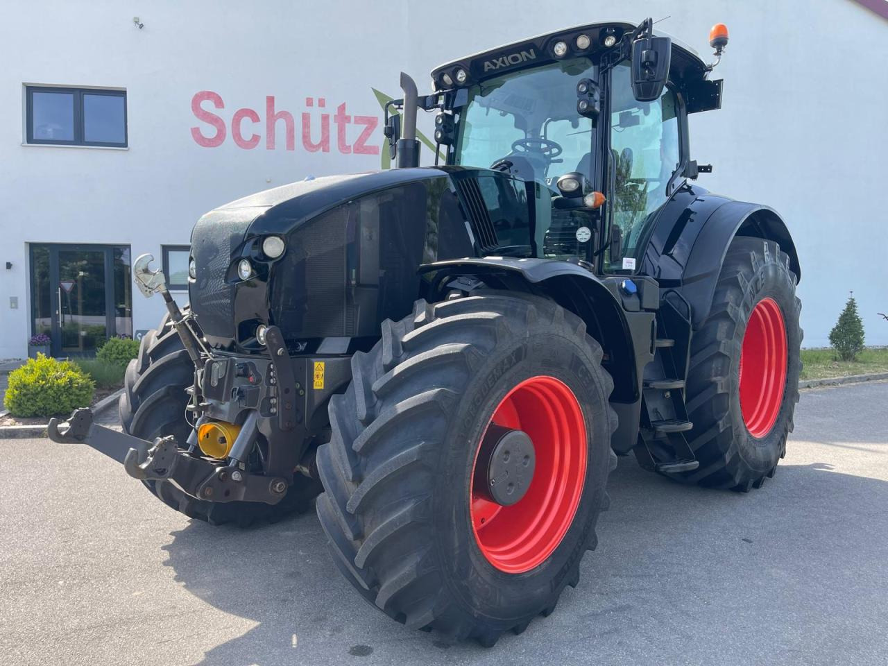 CLAAS Axion 920 Cmatic FZW 6441Bh Black - Трактор: фото 1 CLAAS Axion 920 Cmatic FZW 6441Bh Black - Трактор: фото 1