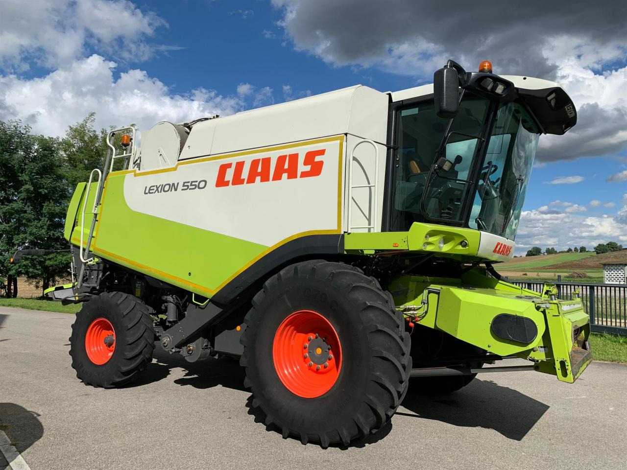 CLAAS Lexion 550 mit Schneidwerk V660, 3D und Klimaautomatik, gepflegter Zustand, Baujahr 2009 - Зерноуборочный комбайн: фото 3 CLAAS Lexion 550 mit Schneidwerk V660, 3D und Klimaautomatik, gepflegter Zustand, Baujahr 2009 - Зерноуборочный комбайн: фото 3
