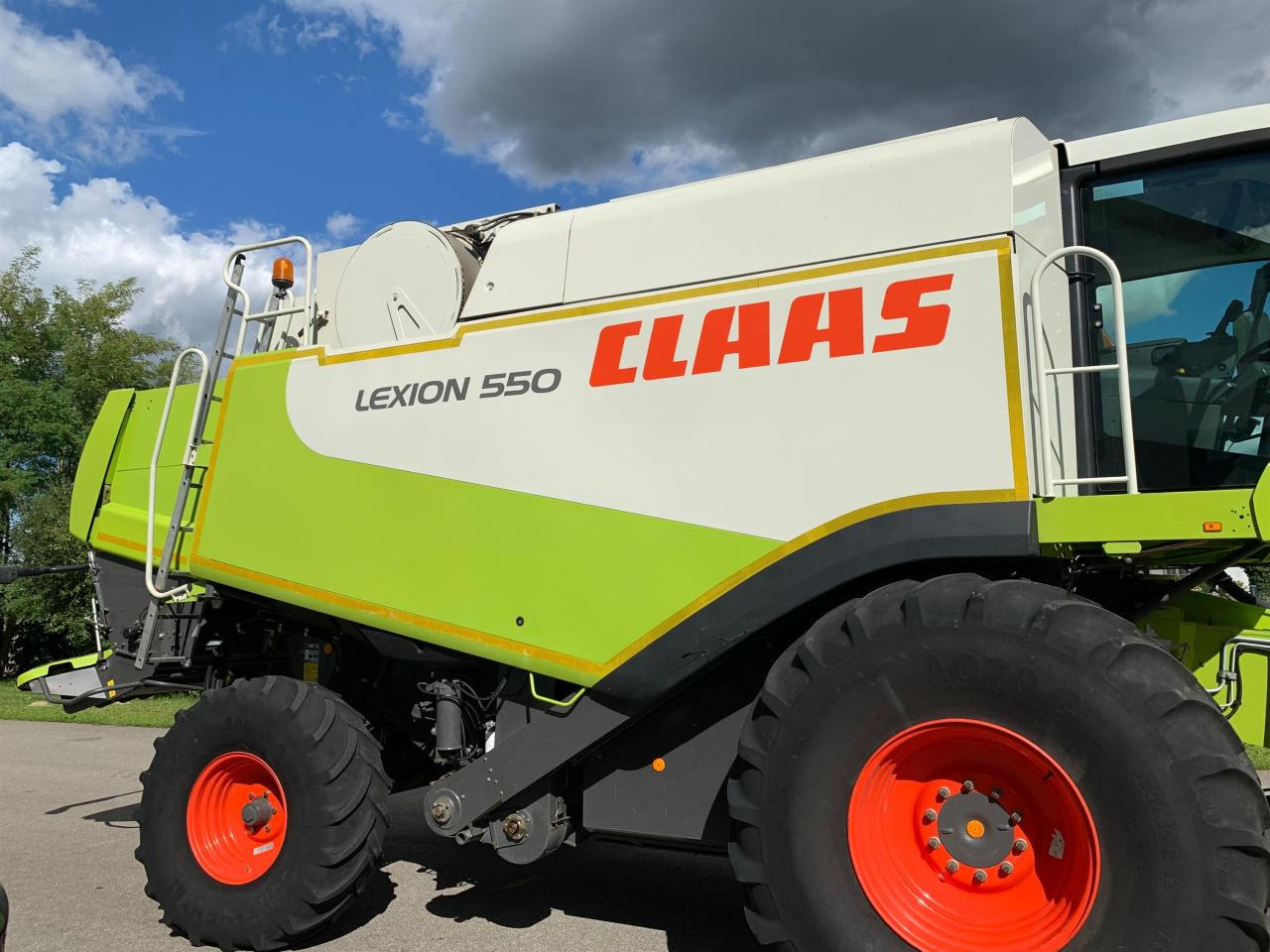 CLAAS Lexion 550 mit Schneidwerk V660, 3D und Klimaautomatik, gepflegter Zustand, Baujahr 2009 - Зерноуборочный комбайн: фото 4 CLAAS Lexion 550 mit Schneidwerk V660, 3D und Klimaautomatik, gepflegter Zustand, Baujahr 2009 - Зерноуборочный комбайн: фото 4
