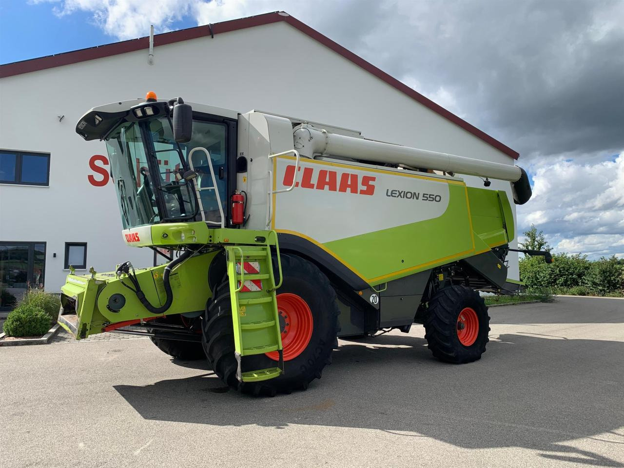 CLAAS Lexion 550 mit Schneidwerk V660, 3D und Klimaautomatik, gepflegter Zustand, Baujahr 2009 - Зерноуборочный комбайн: фото 2 CLAAS Lexion 550 mit Schneidwerk V660, 3D und Klimaautomatik, gepflegter Zustand, Baujahr 2009 - Зерноуборочный комбайн: фото 2
