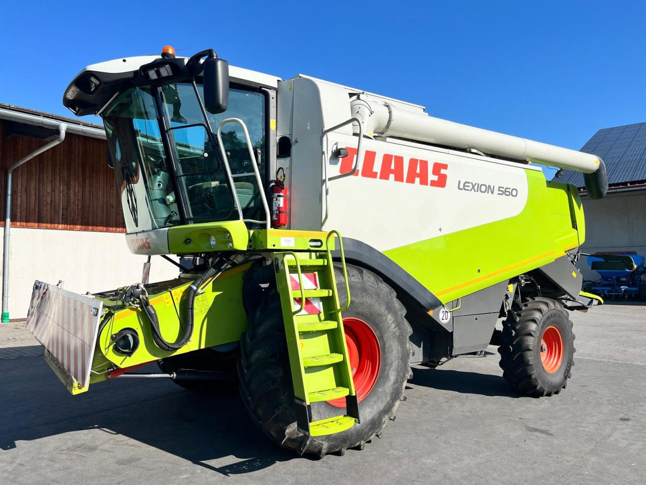 CLAAS Lexion 550 mit Schneidwerk V750, mit 3D, Baujahr 2009, guter gepflegter Zustand - Зерноуборочный комбайн: фото 2 CLAAS Lexion 550 mit Schneidwerk V750, mit 3D, Baujahr 2009, guter gepflegter Zustand - Зерноуборочный комбайн: фото 2