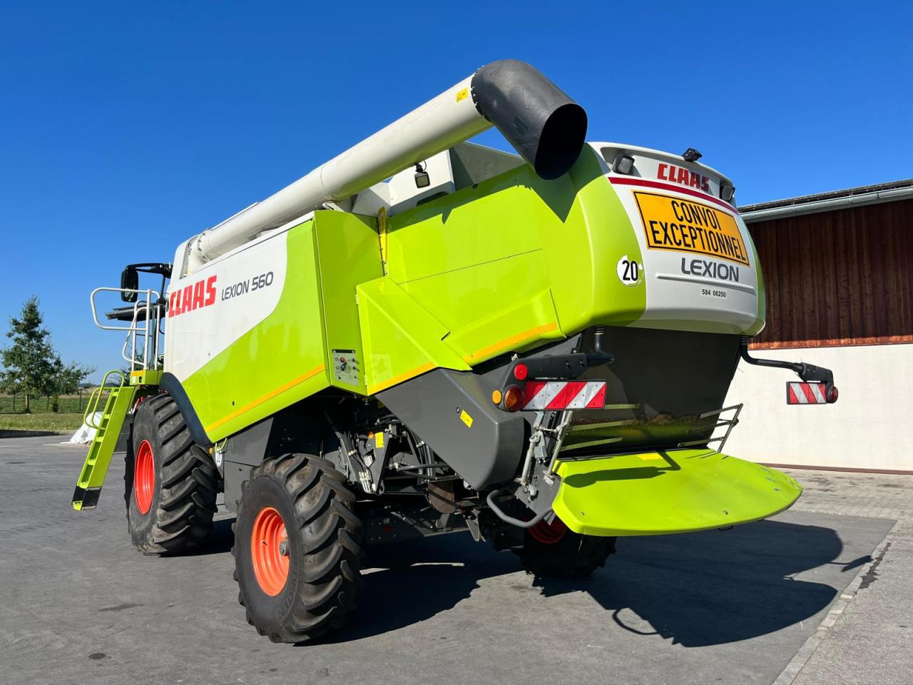 CLAAS Lexion 550 mit Schneidwerk V750, mit 3D, Baujahr 2009, guter gepflegter Zustand - Зерноуборочный комбайн: фото 4 CLAAS Lexion 550 mit Schneidwerk V750, mit 3D, Baujahr 2009, guter gepflegter Zustand - Зерноуборочный комбайн: фото 4