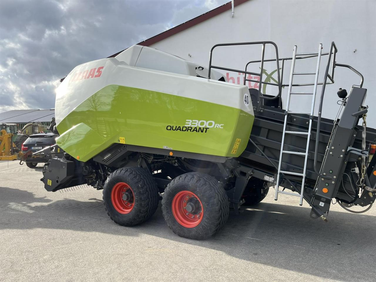 CLAAS Quadrant 3300 RC, Baujahr 2016, ca. 16.500 Ballen - Пресс-подборщик тюковый: фото 2 CLAAS Quadrant 3300 RC, Baujahr 2016, ca. 16.500 Ballen - Пресс-подборщик тюковый: фото 2
