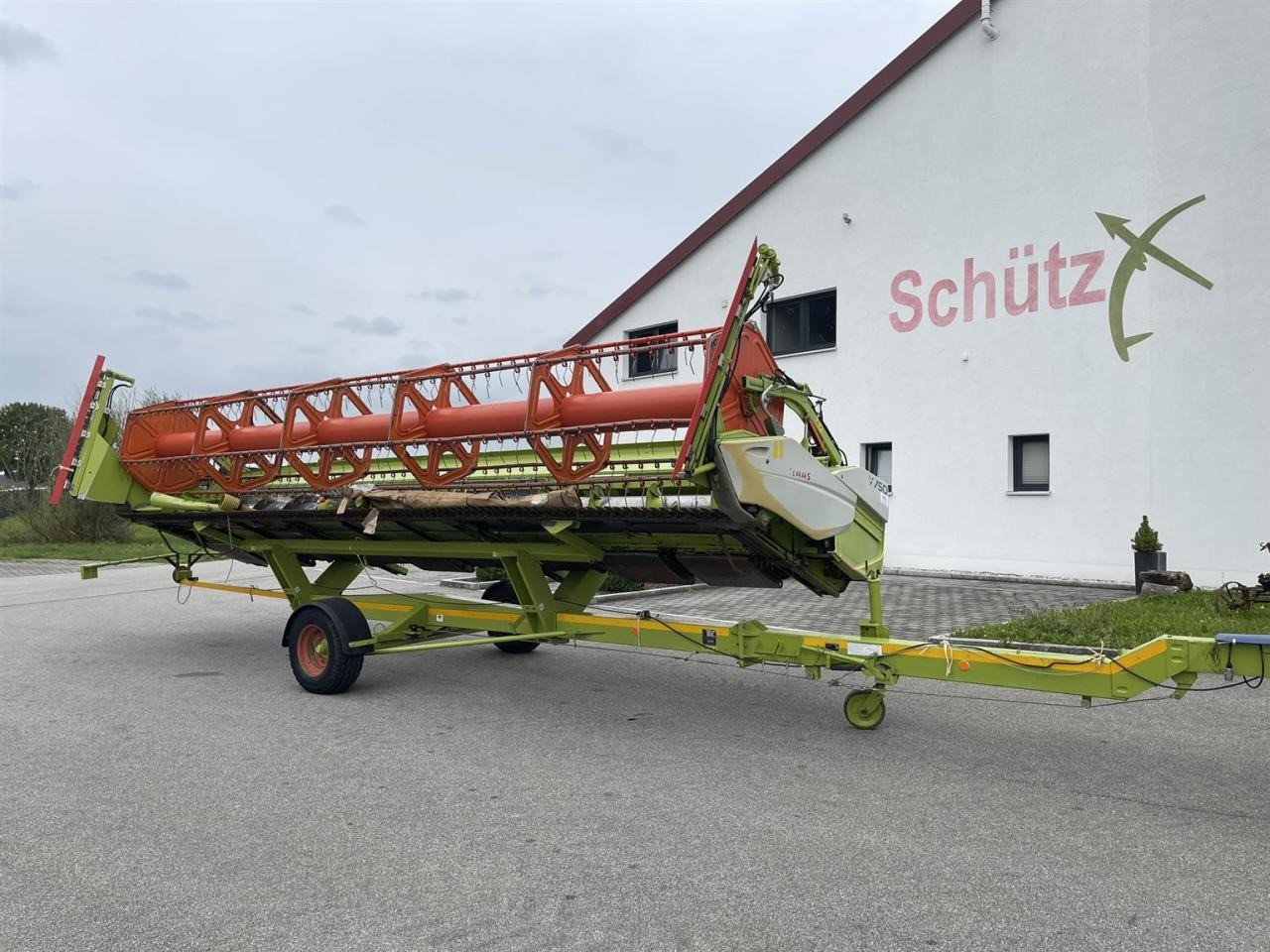 CLAAS Schneidwerk CLAAS V750 mit Transportwagen - Оборудование для кормоуборочного комбайна: фото 1 CLAAS Schneidwerk CLAAS V750 mit Transportwagen - Оборудование для кормоуборочного комбайна: фото 1