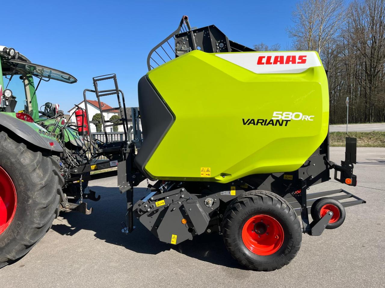 CLAAS Variant 580 RC PRO, neuwertige Rundballenpresse, Baujahr 2023, erst 39 Betriebsstunden !!! - Пресс-подборщик рулонный: фото 1 CLAAS Variant 580 RC PRO, neuwertige Rundballenpresse, Baujahr 2023, erst 39 Betriebsstunden !!! - Пресс-подборщик рулонный: фото 1